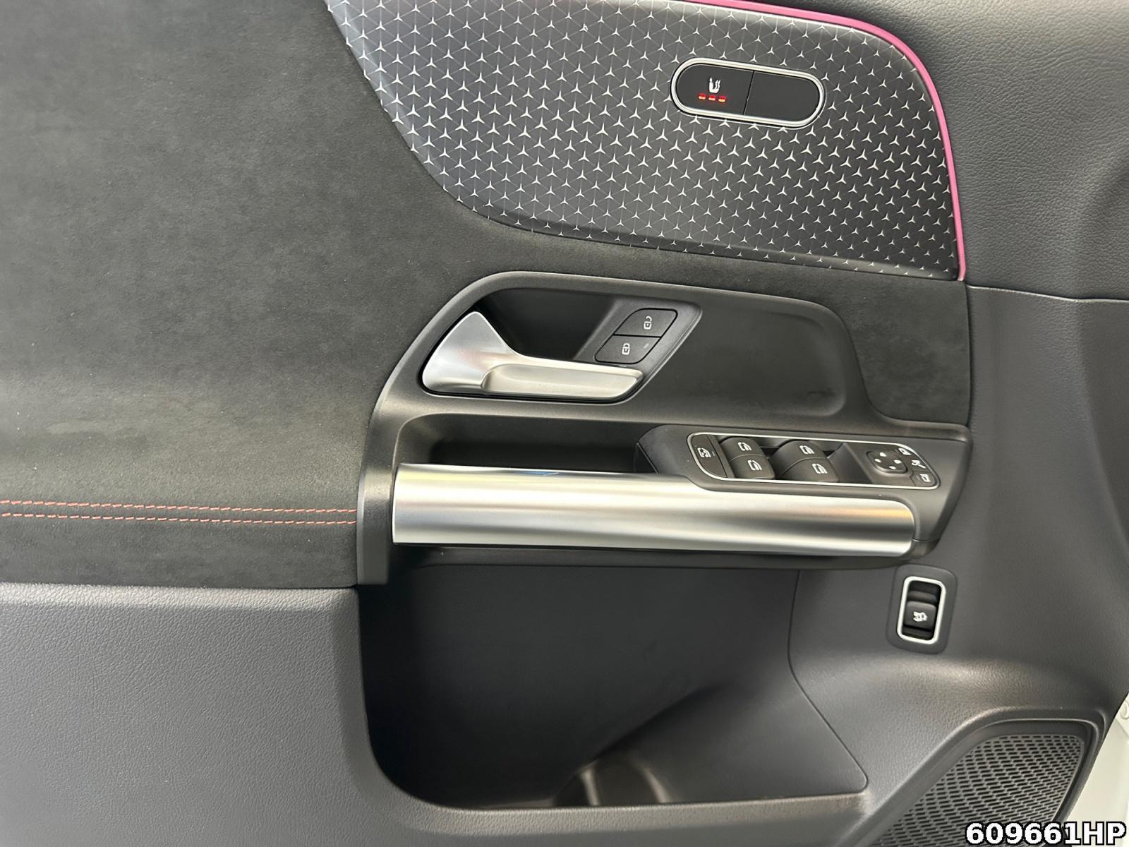 Fahrzeugabbildung Mercedes-Benz EQA AMG AHK Night Ambiente Kamera Totw.