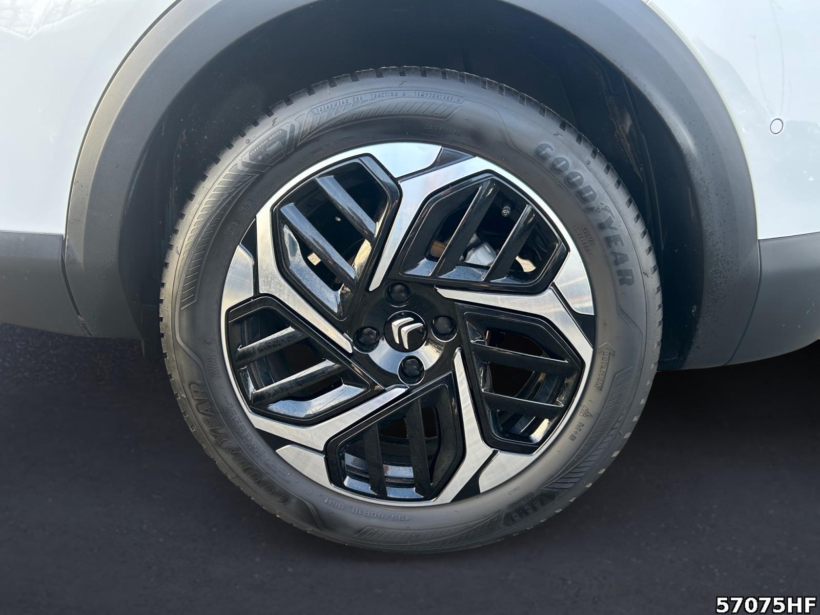 Fahrzeugabbildung Citroën C4 Shine +HEADUP+360KAMERA+CARPLAY+TOTWINKEL+