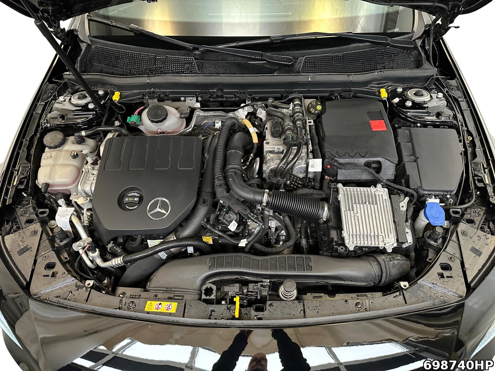 Fahrzeugabbildung Mercedes-Benz A 250 Progressive Limousine DISTRONIC Rückfahr