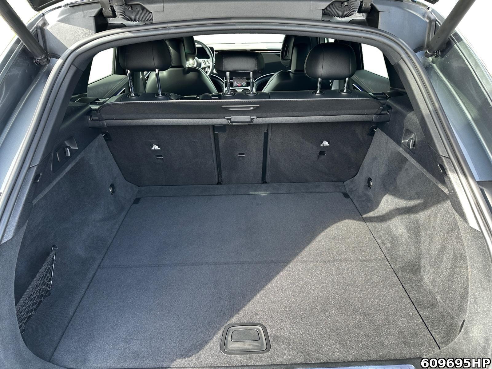 Fahrzeugabbildung Mercedes-Benz EQE SUV Sitzbelüftung AHK Memory CARPLAY