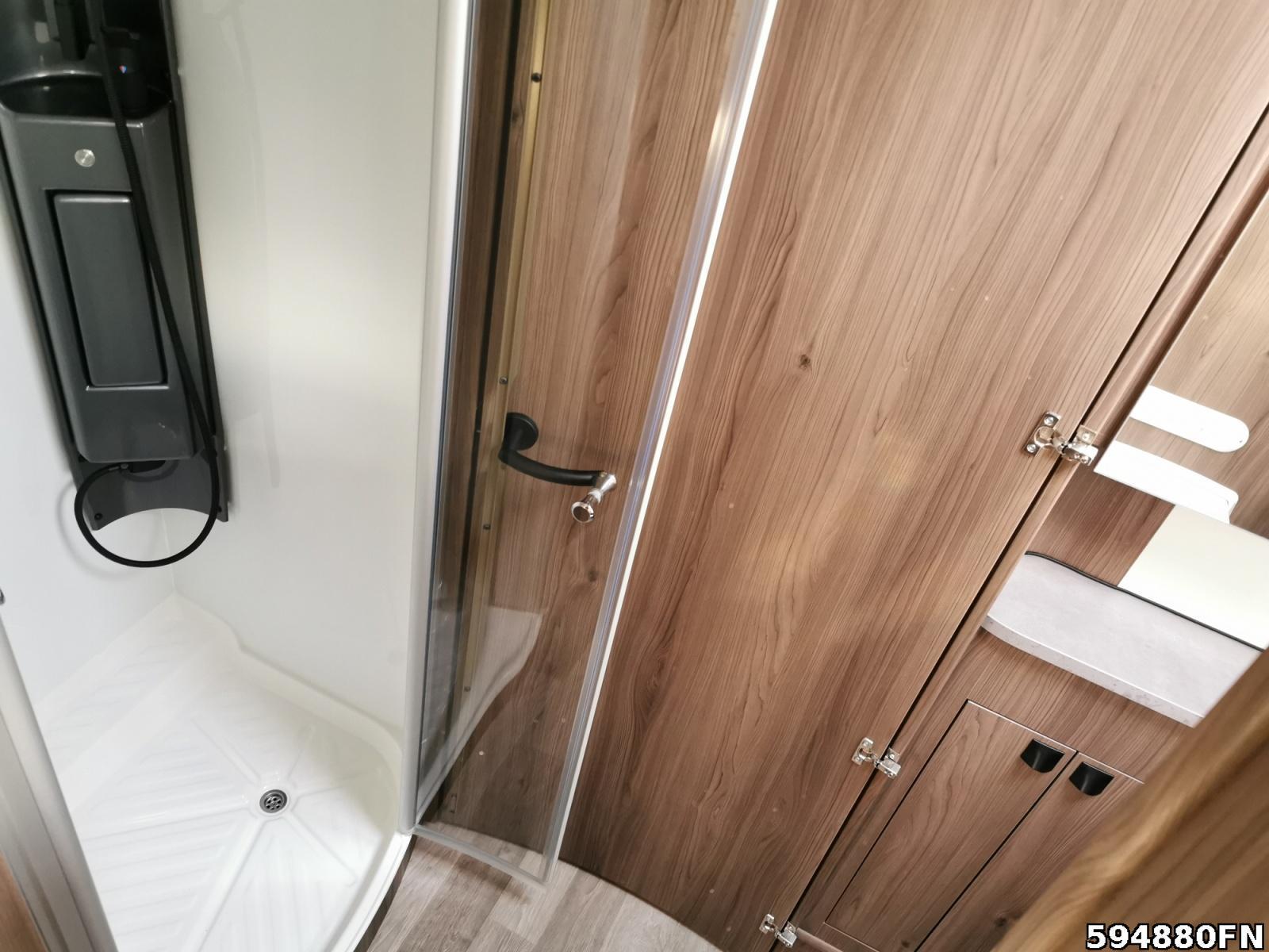 Fahrzeugabbildung Kabe Imperial R i830 / i810 LGB Cinderella Solar AHK