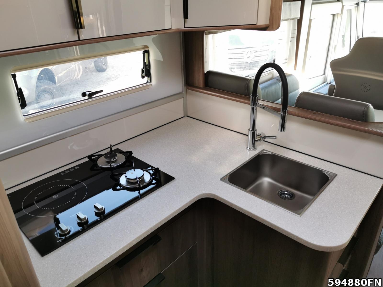 Fahrzeugabbildung Kabe Imperial R i830 / i810 LGB Cinderella Solar AHK