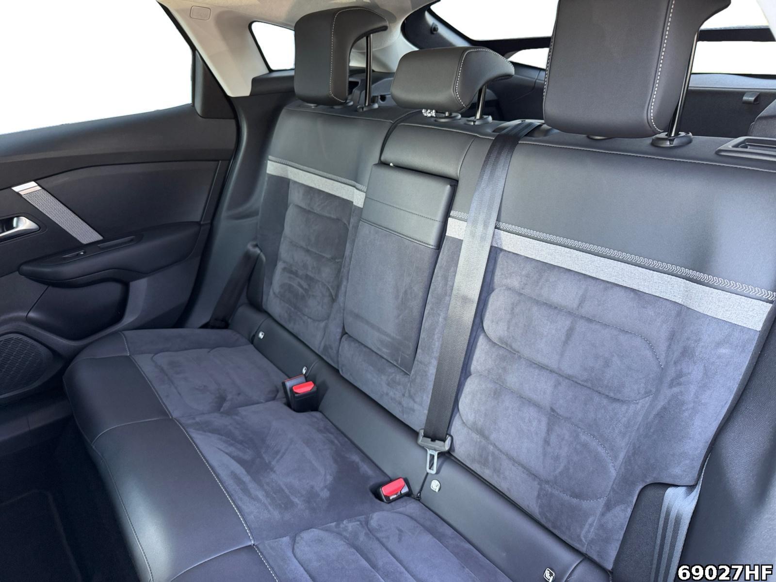 Fahrzeugabbildung Citroën C4 Max 1.2 PureTech 96kW *NAVI*KAMERA*PDC*