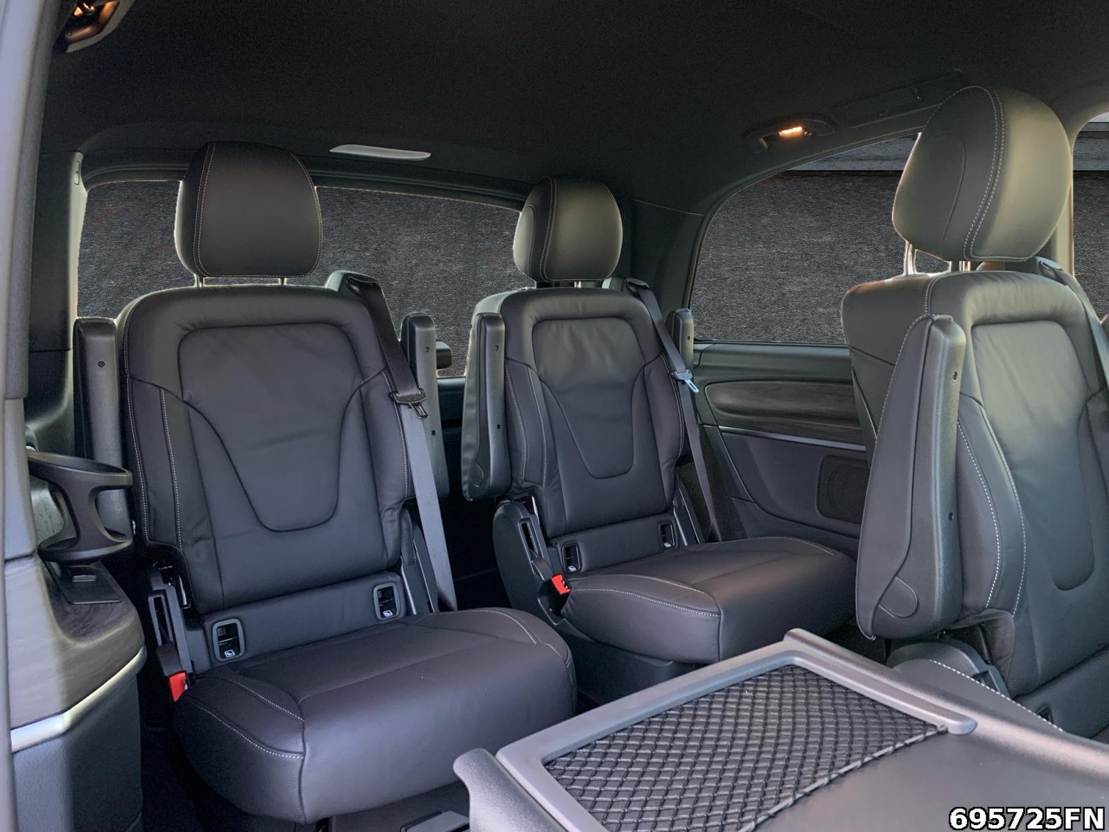 Fahrzeugabbildung Mercedes-Benz V 300 AVG/K *MULTIBEAM**AHK**DIG. INNENSPIEGEL*