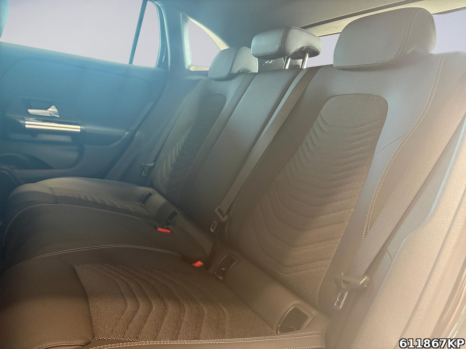 Fahrzeugabbildung Mercedes-Benz GLA 200 Progressive AHK Advanced DAB Kamera