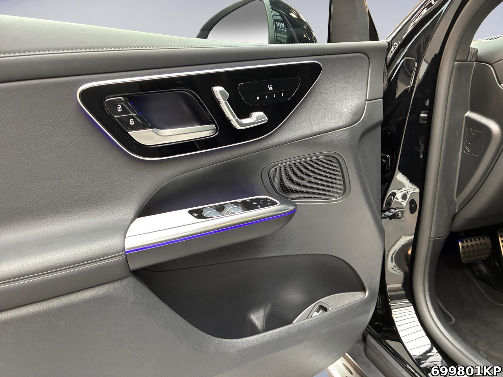 Fahrzeugabbildung Mercedes-Benz GLC 300 d 4M AMG AHK Pano 360° Memory DISTRONIC
