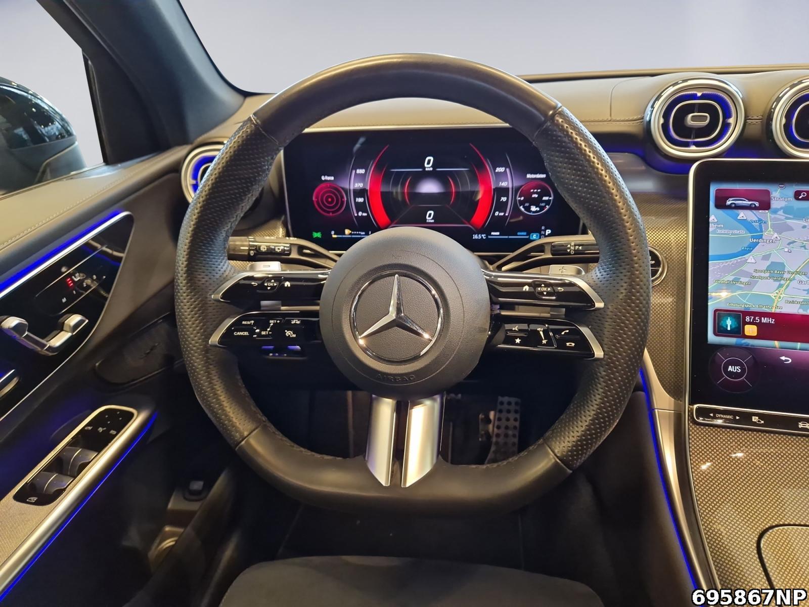 Fahrzeugabbildung Mercedes-Benz GLC 300 d 4M AMG AHK Kamera Night Distronic LED