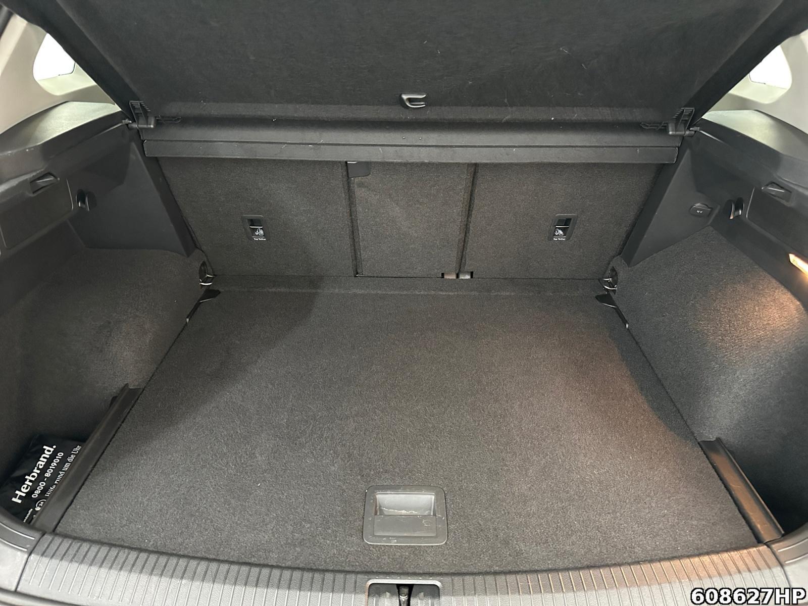 Fahrzeugabbildung Volkswagen Tiguan 1.5 TSI Trendline AHK LED PTS 17