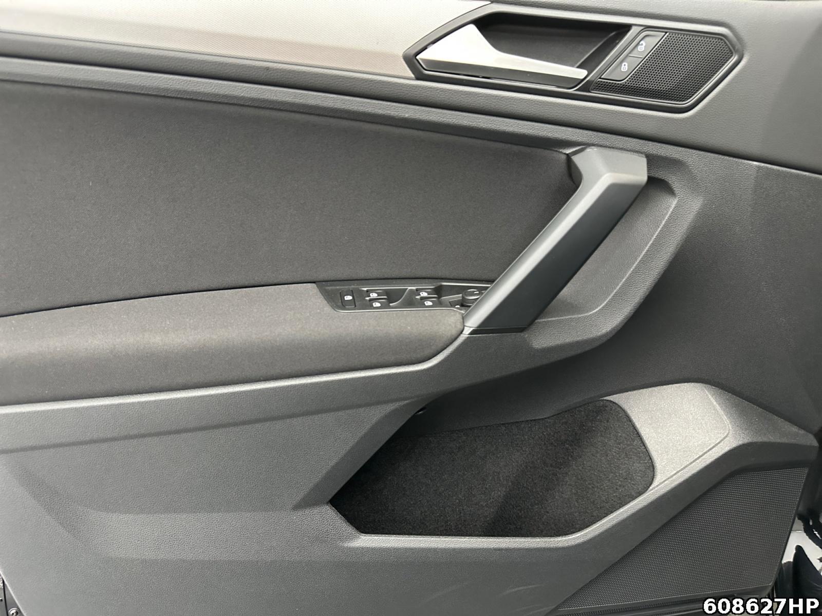 Fahrzeugabbildung Volkswagen Tiguan 1.5 TSI Trendline AHK LED PTS 17