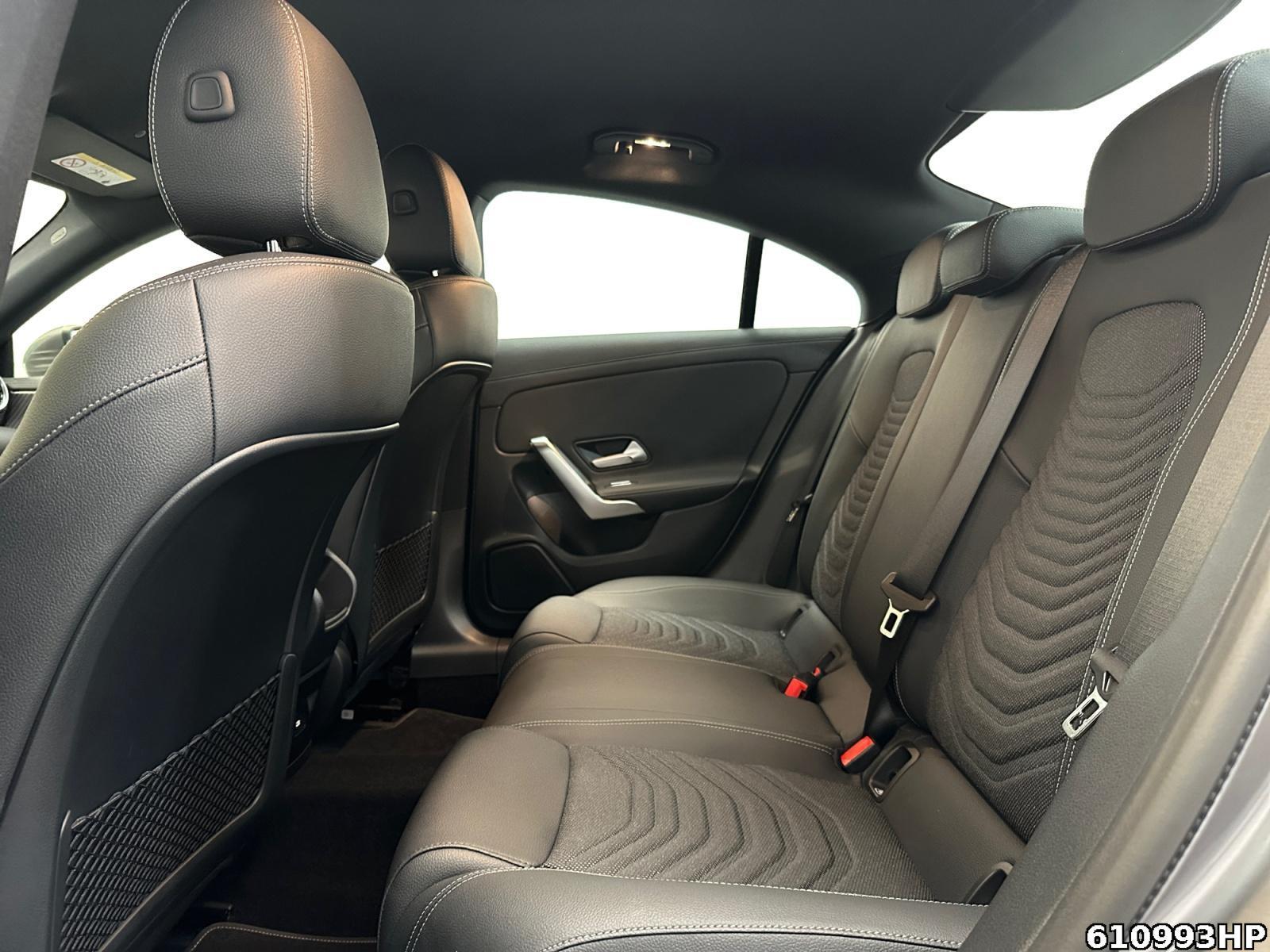 Fahrzeugabbildung Mercedes-Benz CLA 180 Progressive AHK Memory Totw.