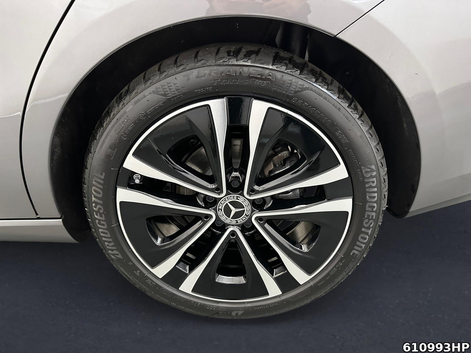 Fahrzeugabbildung Mercedes-Benz CLA 180 Progressive AHK Memory Totw.
