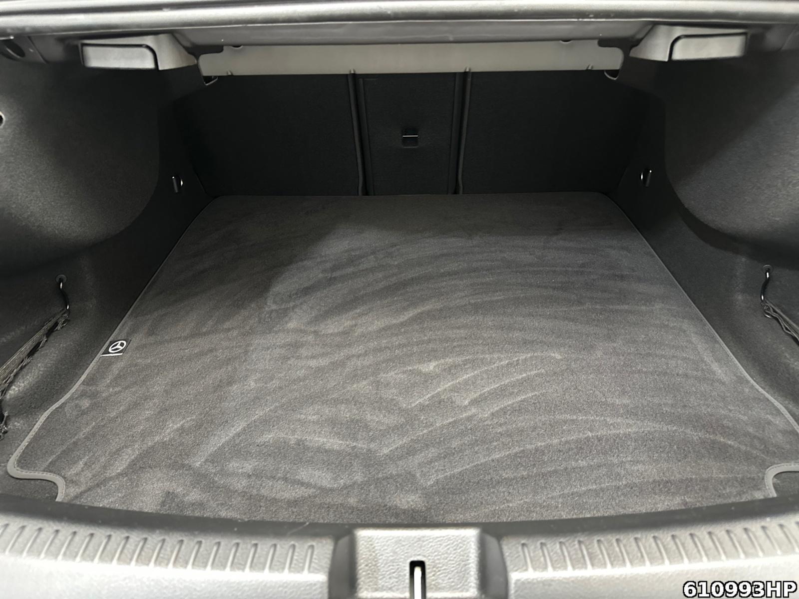 Fahrzeugabbildung Mercedes-Benz CLA 180 Progressive AHK Memory Totw.