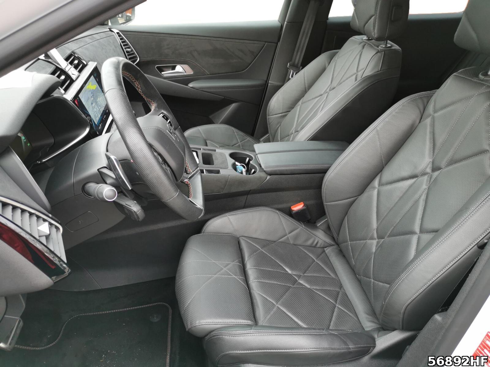 Fahrzeugabbildung DS Automobiles DS7 Crossback Hybrid 4x4, Performance Line