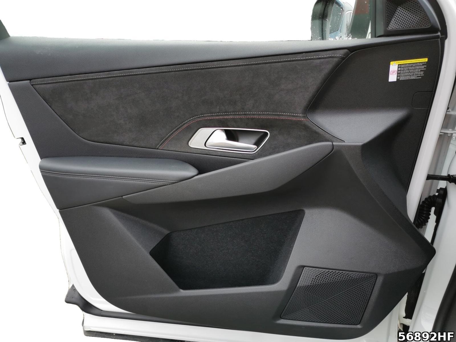 Fahrzeugabbildung DS Automobiles DS7 Crossback Hybrid 4x4, Performance Line