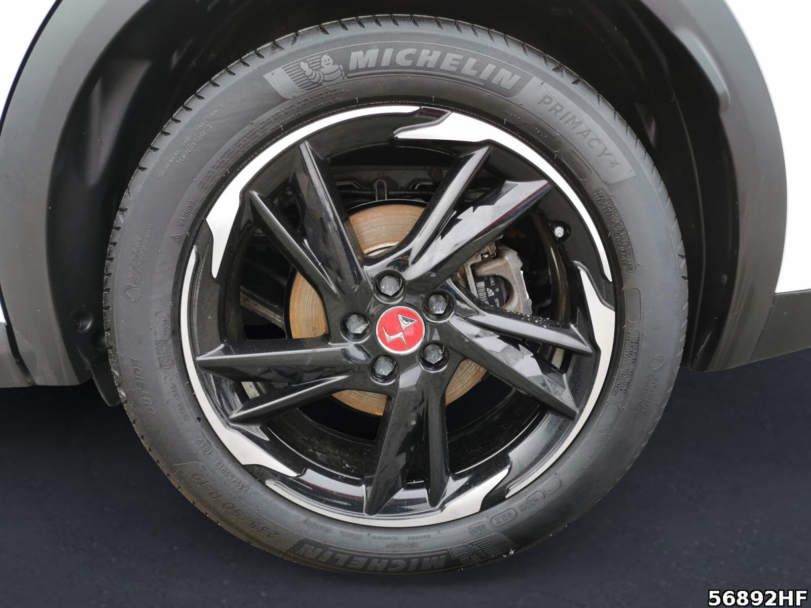 Fahrzeugabbildung DS Automobiles DS7 Crossback Hybrid 4x4, Performance Line