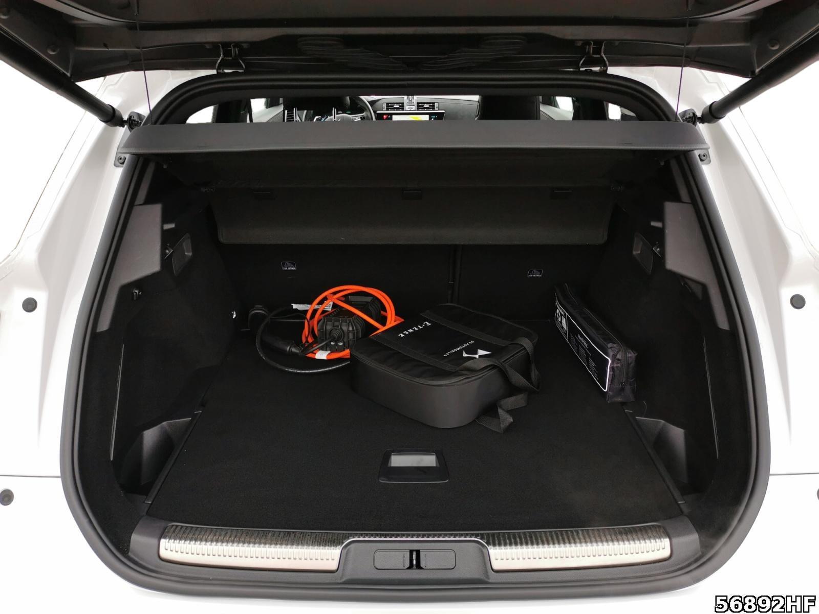 Fahrzeugabbildung DS Automobiles DS7 Crossback Hybrid 4x4, Performance Line