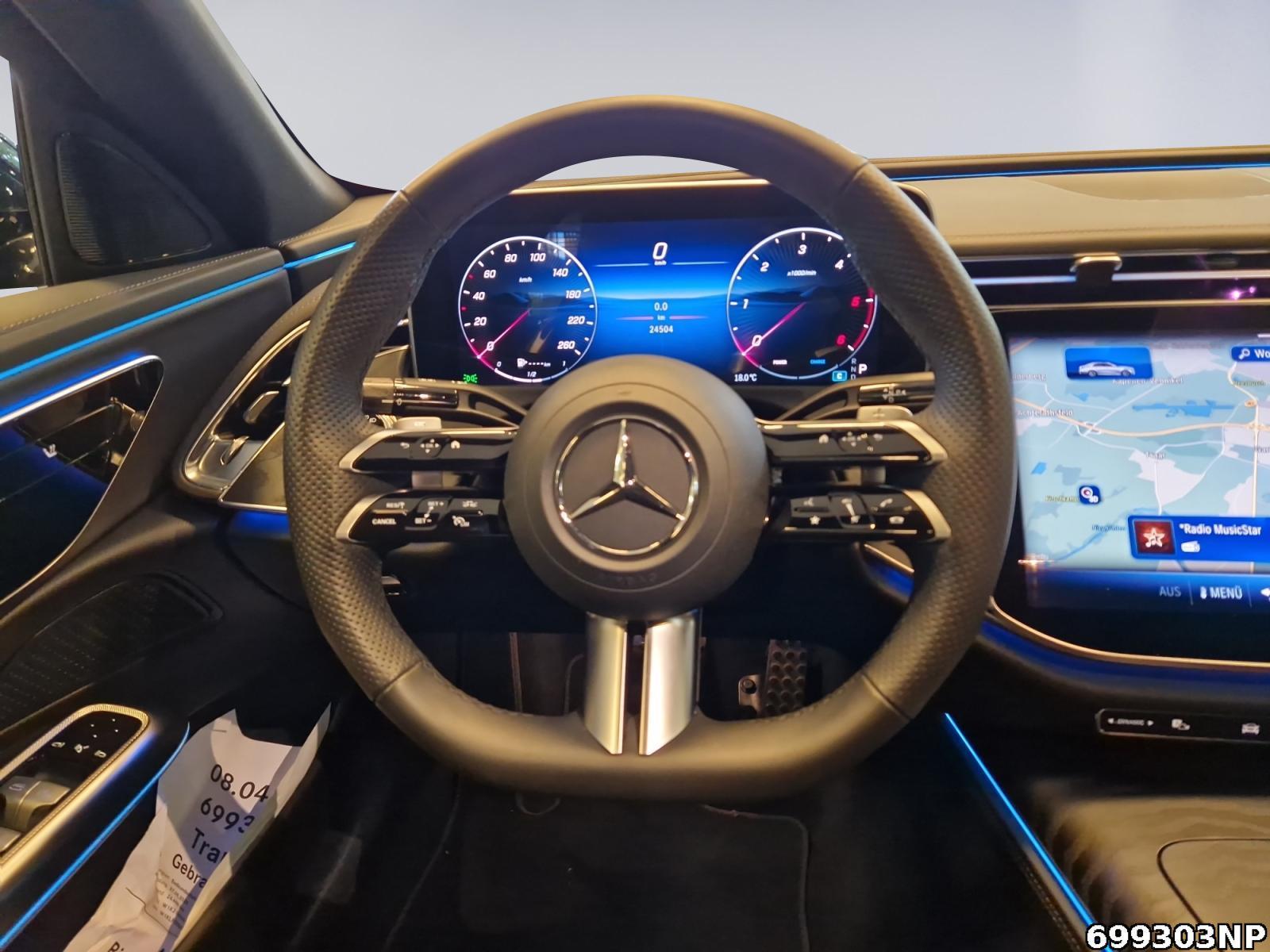 Fahrzeugabbildung Mercedes-Benz E 220 d AMG Pano Night Distronic CarPlay Ambient