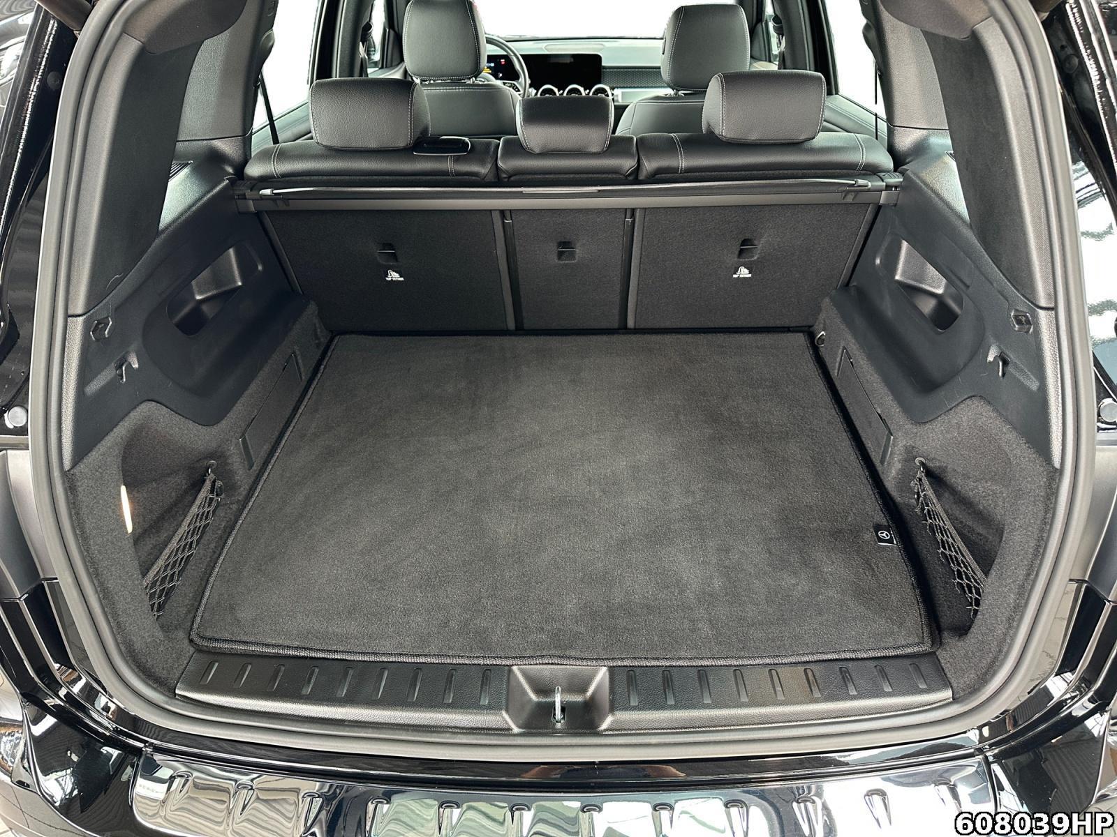 Fahrzeugabbildung Mercedes-Benz GLB 200 Progressive AHK DISTRONIC EASYPACK