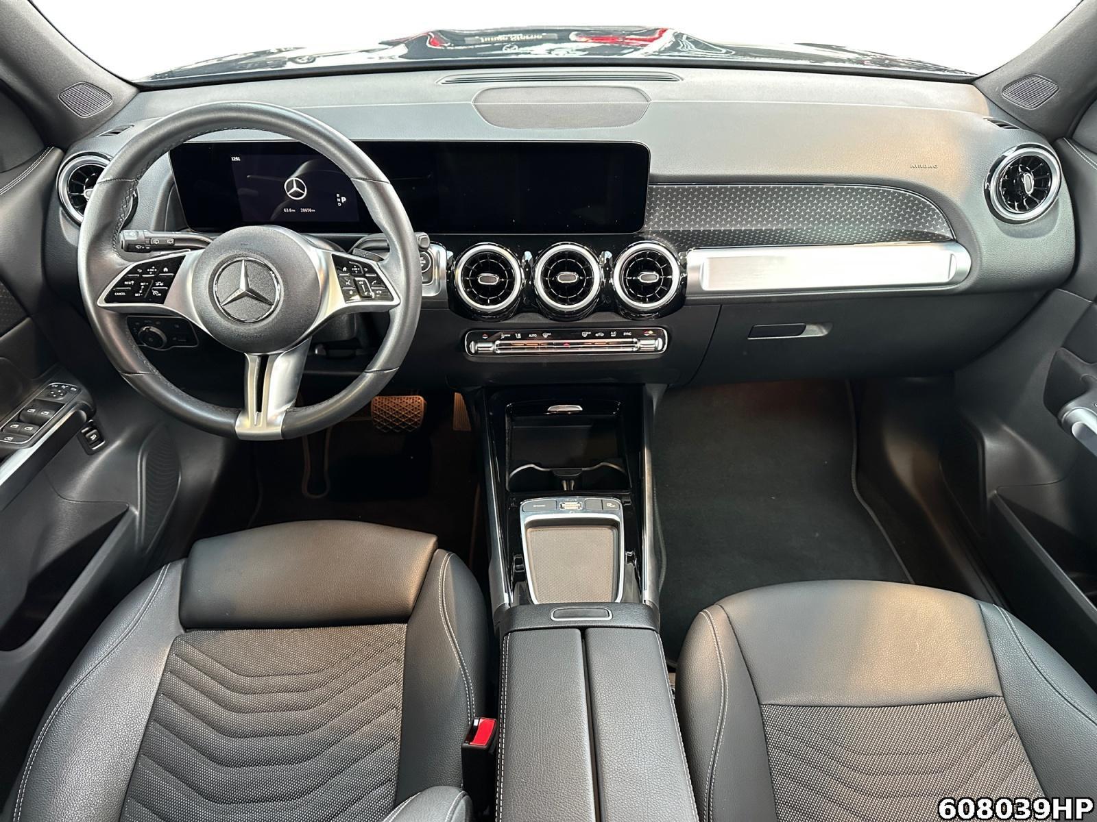 Fahrzeugabbildung Mercedes-Benz GLB 200 Progressive AHK DISTRONIC EASYPACK