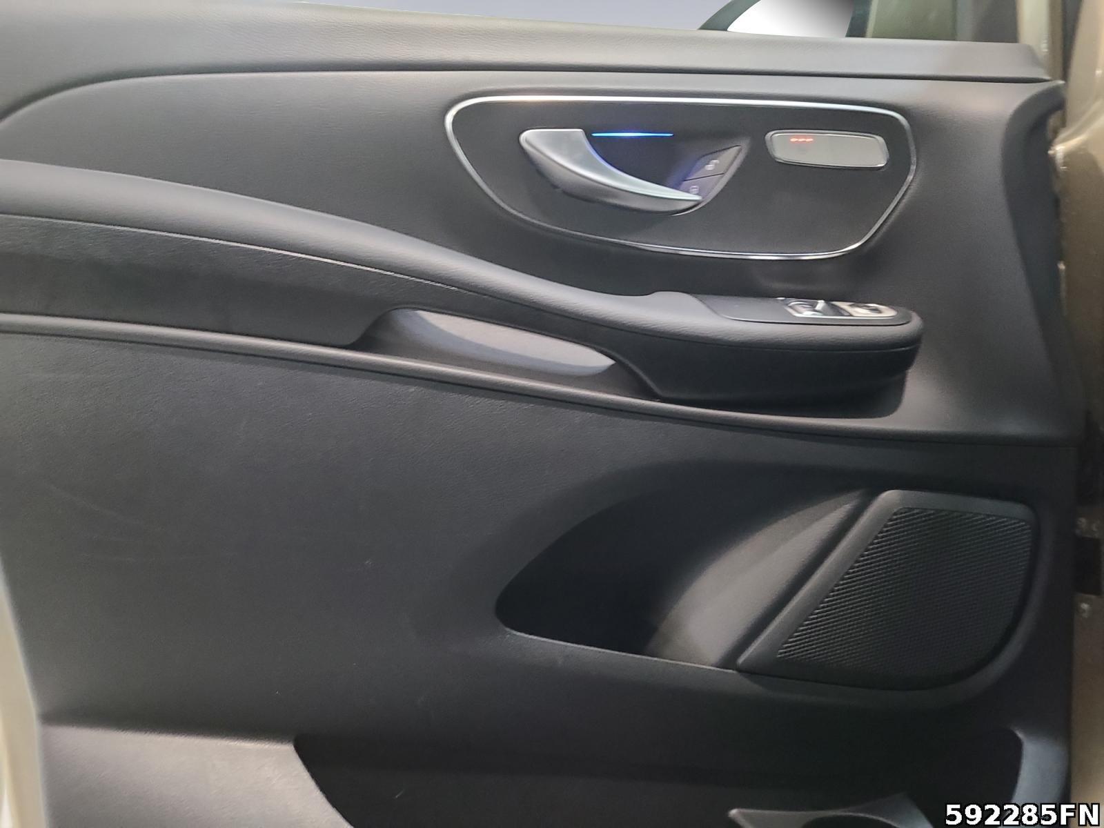 Fahrzeugabbildung Mercedes-Benz V 220 d STYLE Kompakt**Distronic*LED*360°Kame