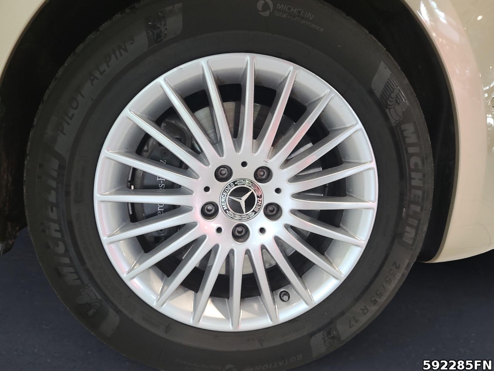 Fahrzeugabbildung Mercedes-Benz V 220 d STYLE Kompakt**Distronic*LED*360°Kame
