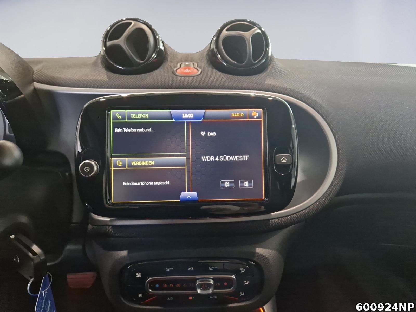 Fahrzeugabbildung Smart ForTwo EQ Cabrio LED Einparkhilfe hinten Kamera