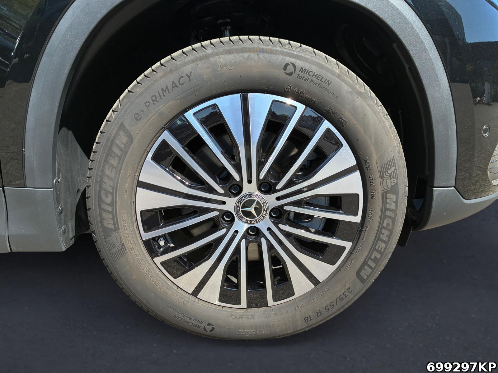 Fahrzeugabbildung Mercedes-Benz EQA 4M Electric Art Pano 360° DISTRONIC LED