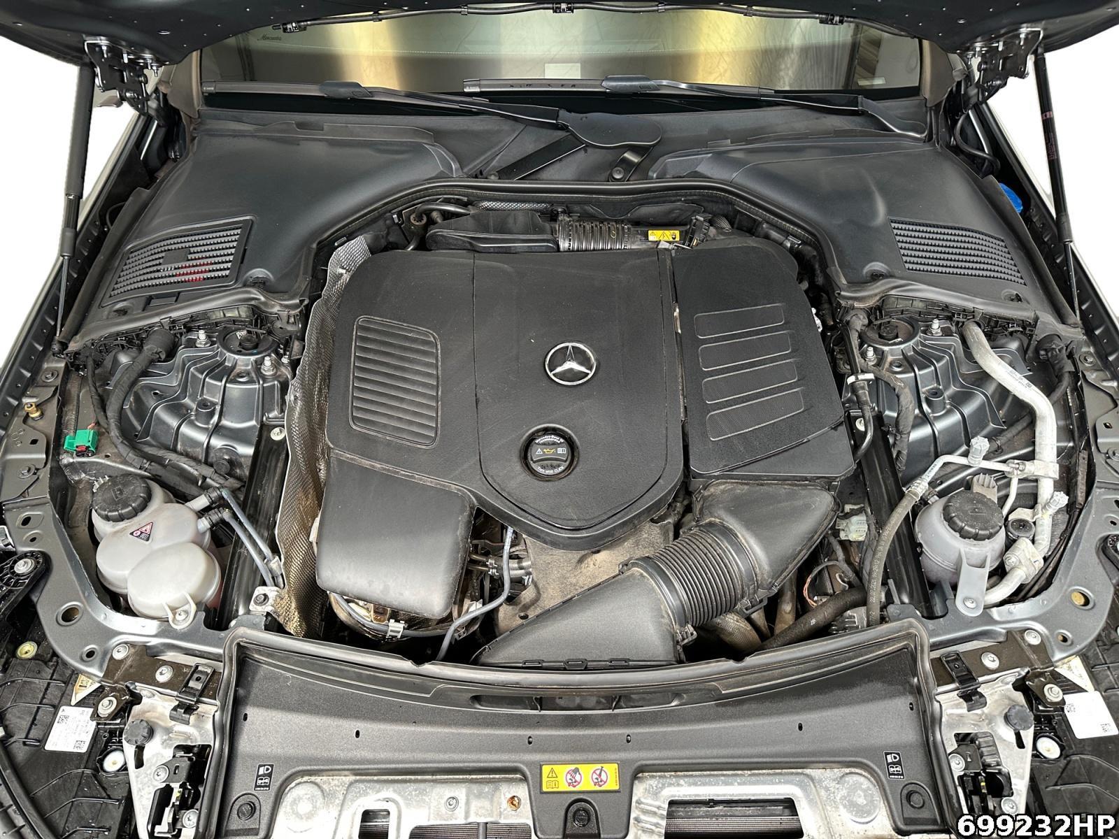 Fahrzeugabbildung Mercedes-Benz C 300 e T AMG Night DigitalLight Burmester 360°