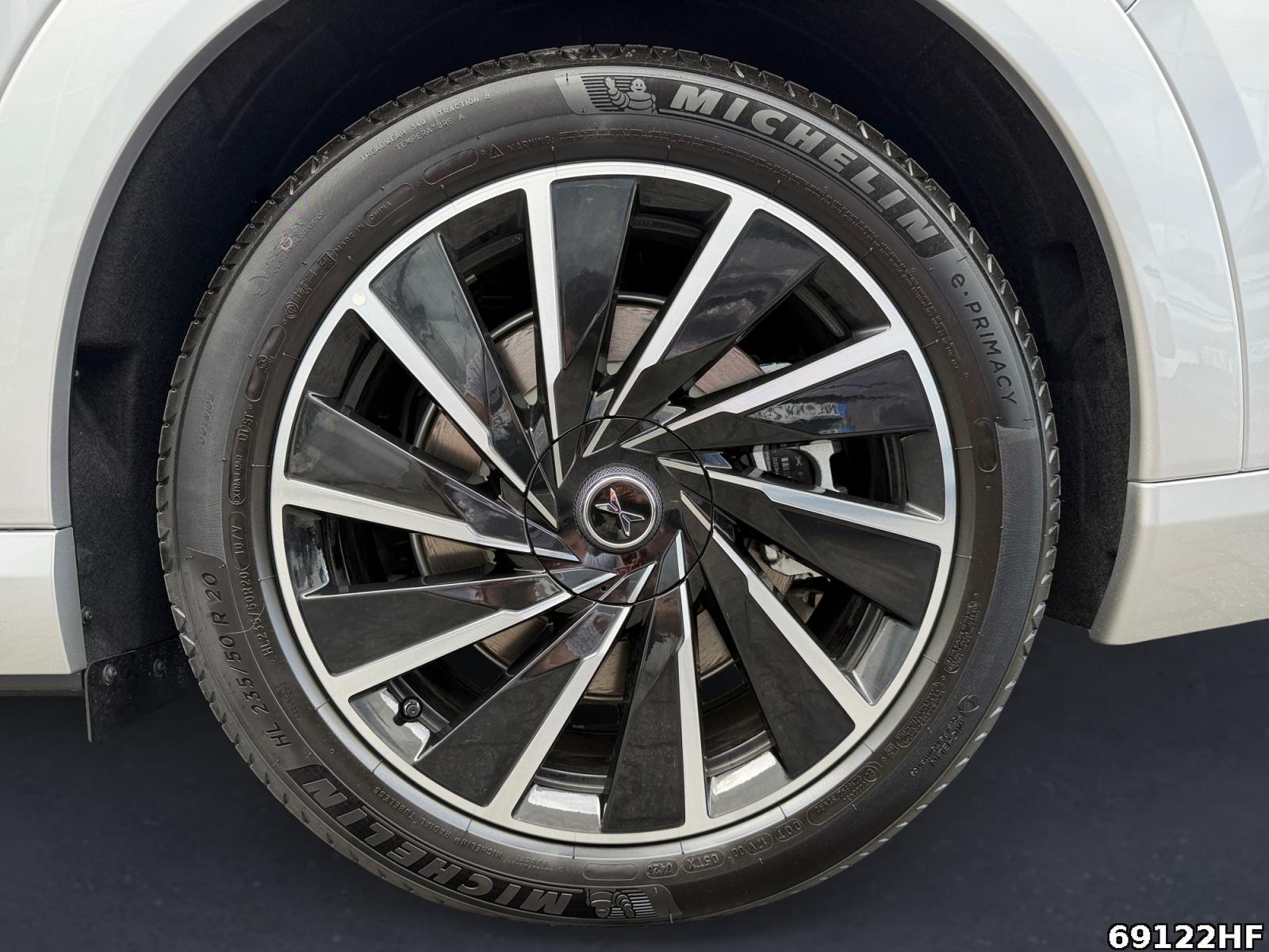Fahrzeugabbildung Xpeng X9 AWD Performance *Verfügbar ab 12/26