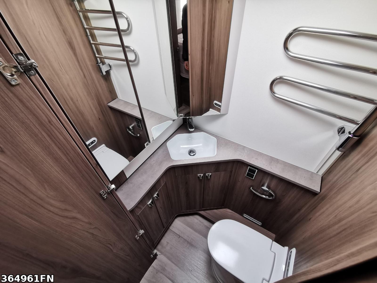 Fahrzeugabbildung Kabe Travel Master Imperial i860 LGB Cinderella AHK
