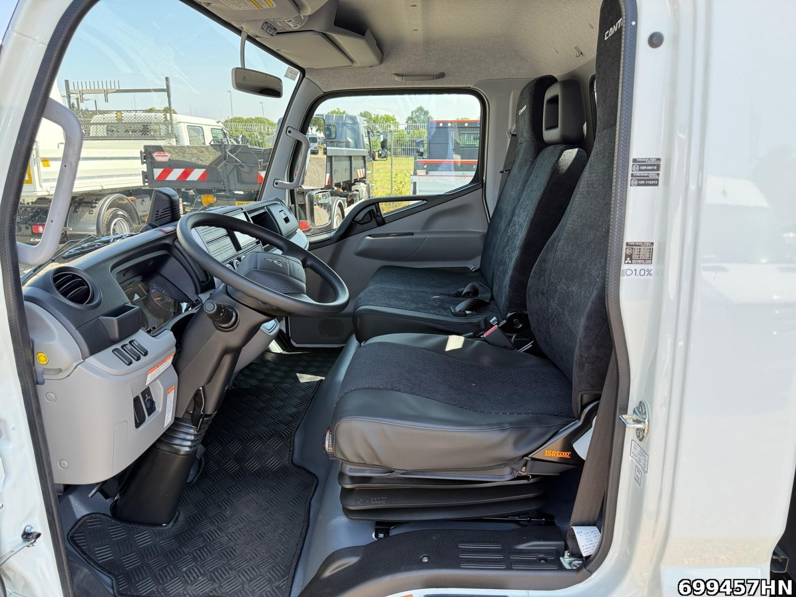 Fahrzeugabbildung FUSO Canter 3C15 AMT Heckkiper Werkzeugbox Vfhrzg.