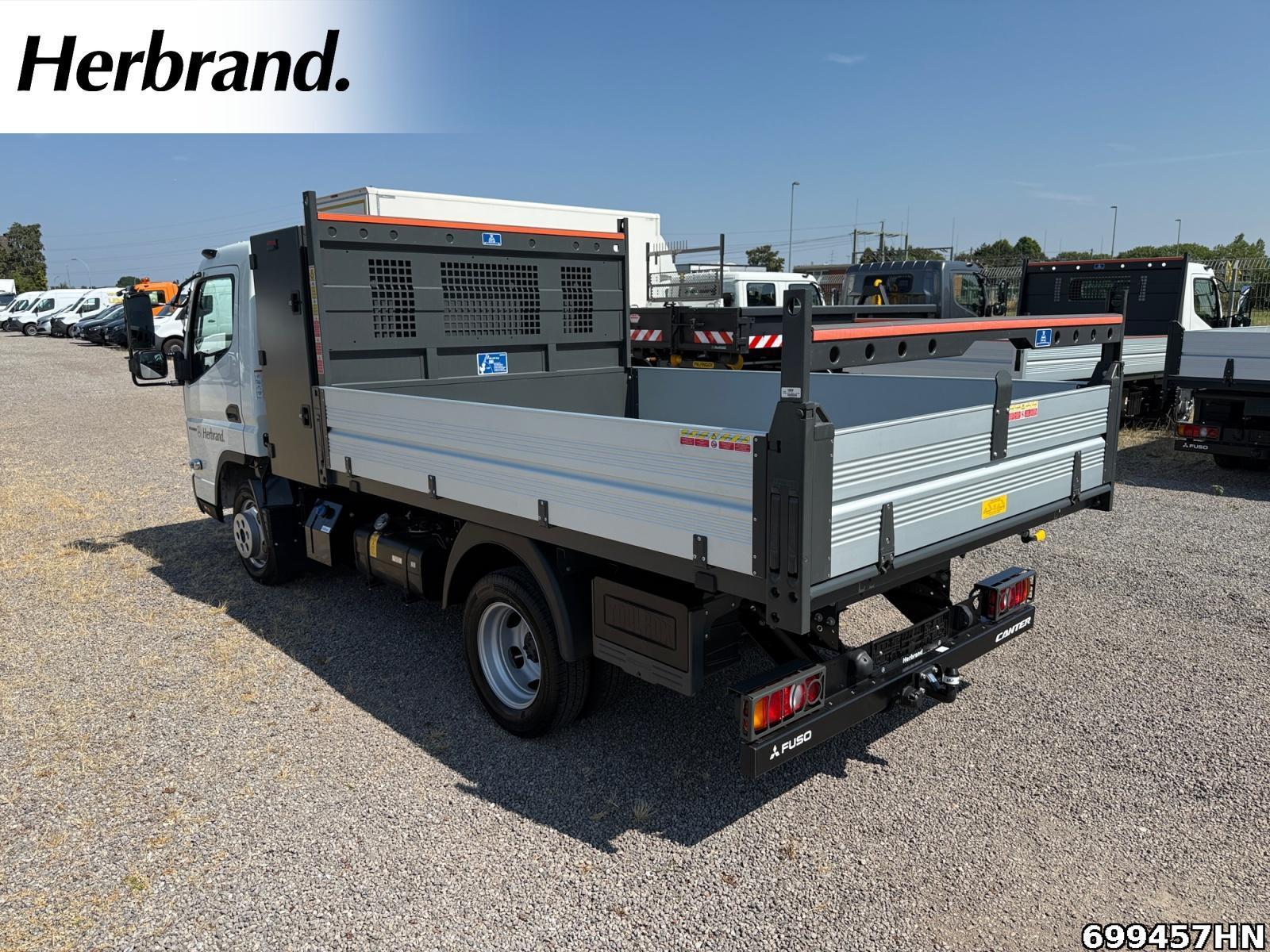 Fahrzeugabbildung FUSO Canter 3C15 AMT Heckkiper Werkzeugbox Vfhrzg.