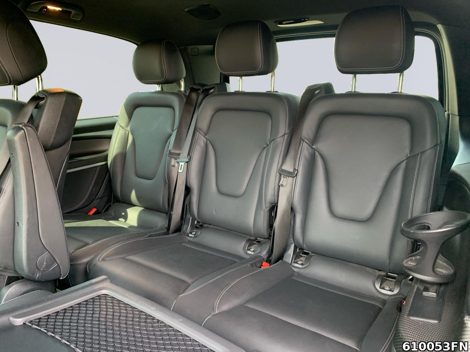 Fahrzeugabbildung Mercedes-Benz V 300 EAV/L 4MATIC AMG *7 SITZE*DISTRONIC*TISCH*