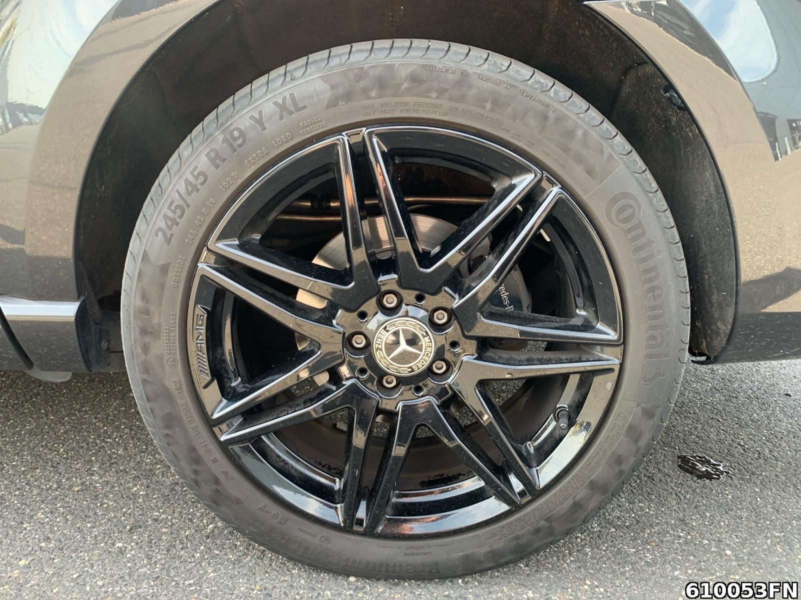 Fahrzeugabbildung Mercedes-Benz V 300 EAV/L 4MATIC AMG *7 SITZE*DISTRONIC*TISCH*