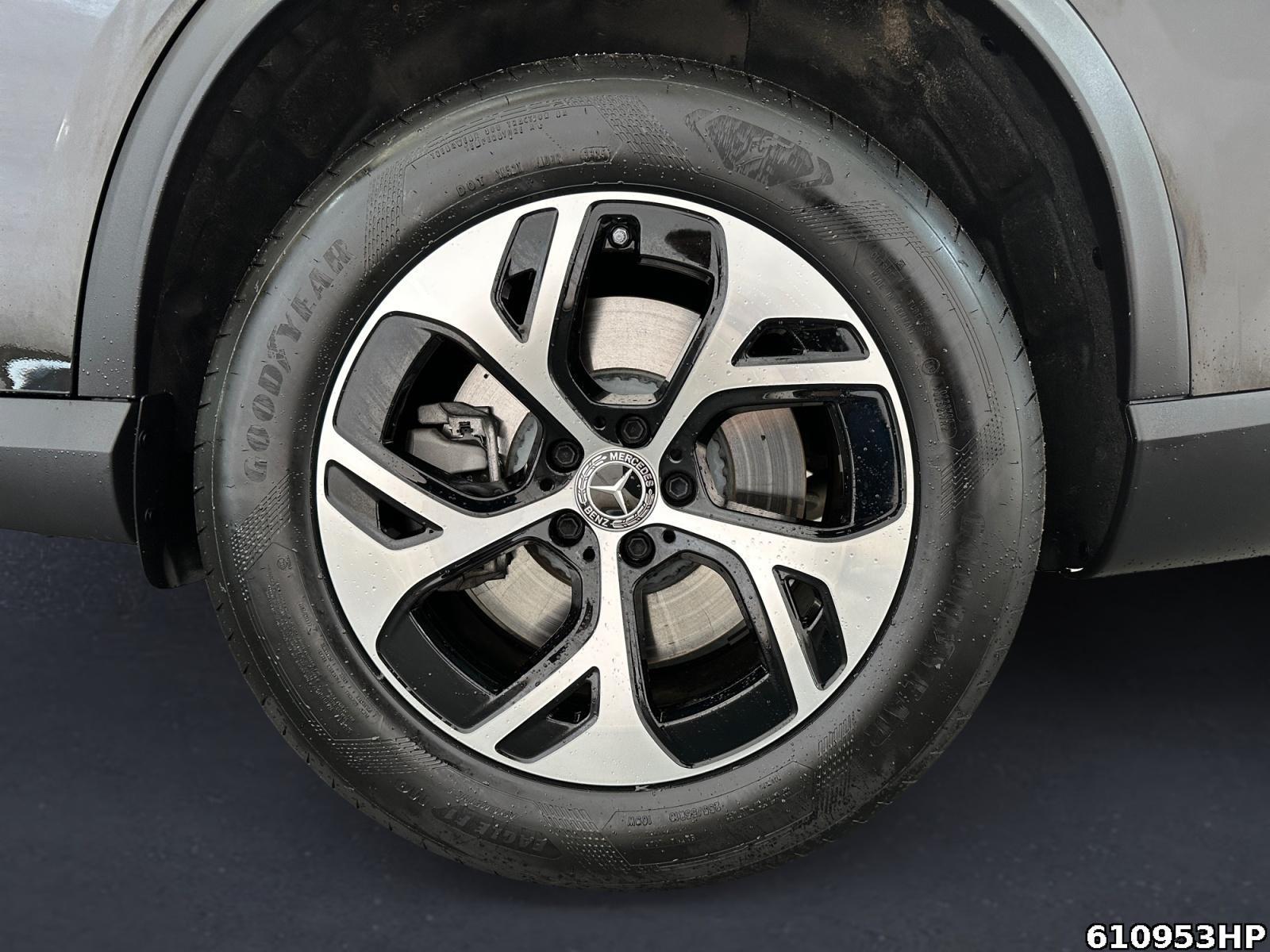 Fahrzeugabbildung Mercedes-Benz GLC 300 e 4M Avantgarde AHK Memory Sitzhzg LED.