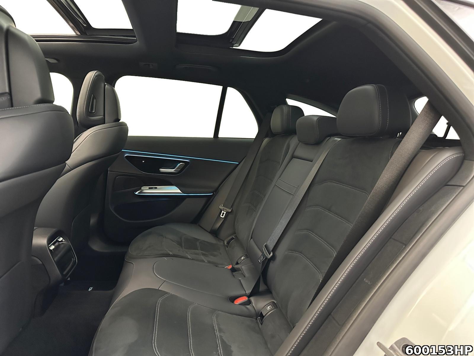 Fahrzeugabbildung Mercedes-Benz E 300 T AMG AHK Pano Digital-Light Superscr.