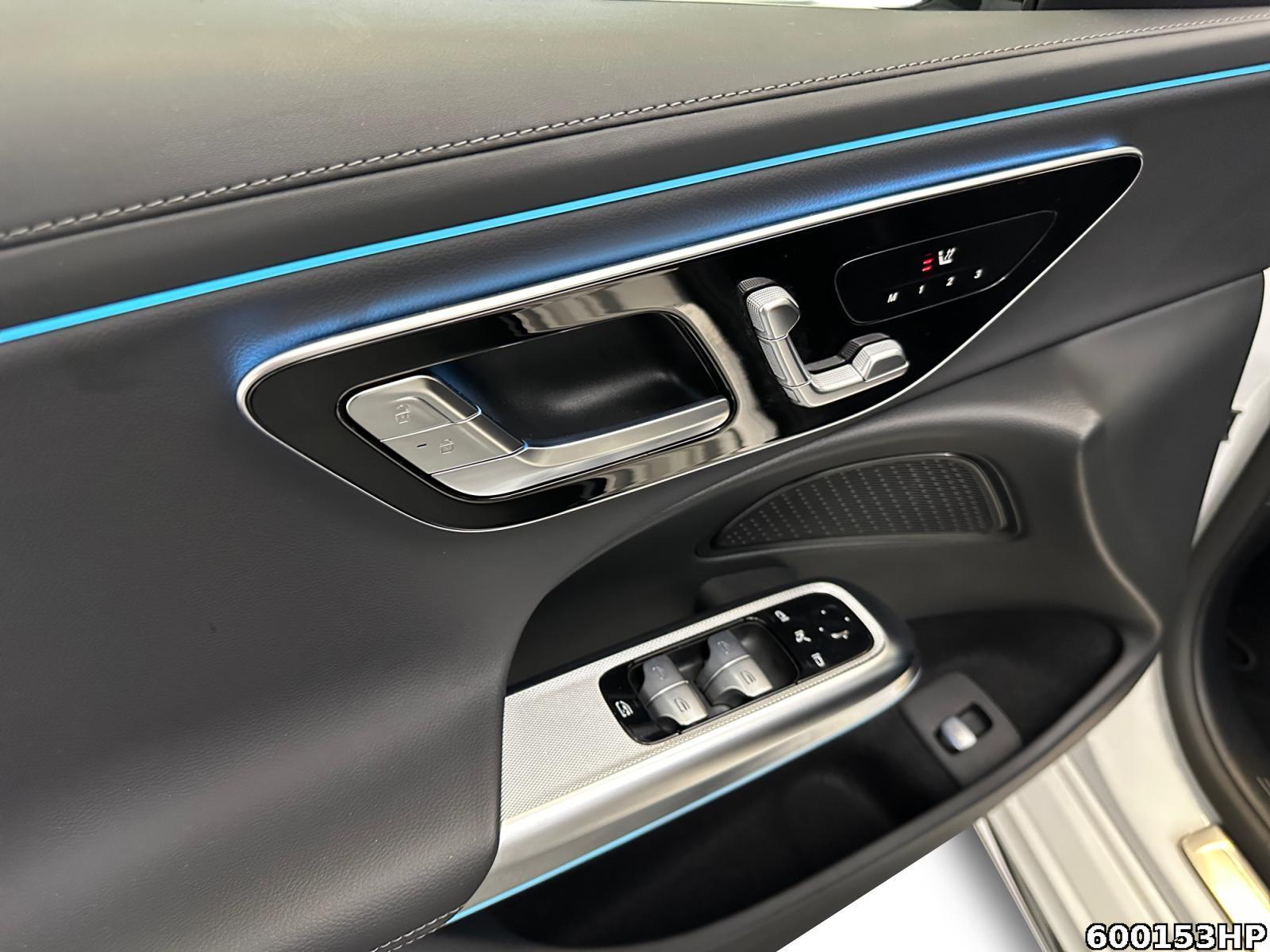 Fahrzeugabbildung Mercedes-Benz E 300 T AMG AHK Pano Digital-Light Superscr.