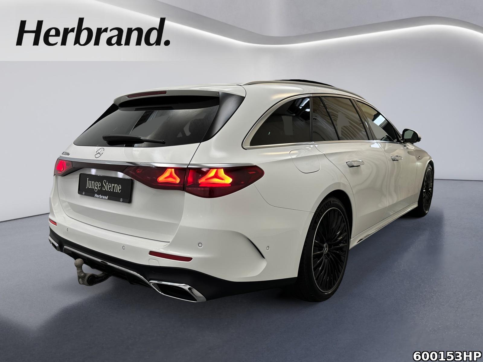 Fahrzeugabbildung Mercedes-Benz E 300 T AMG AHK Pano Digital-Light Superscr.