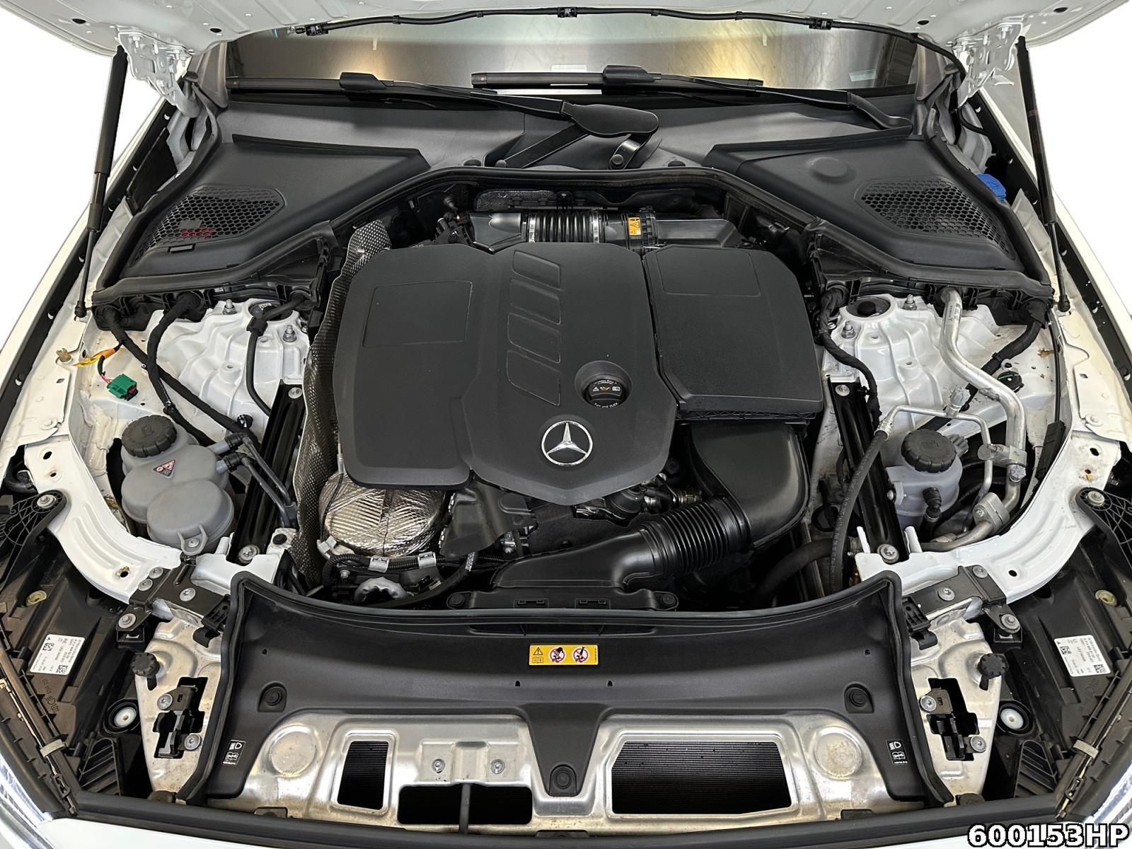 Fahrzeugabbildung Mercedes-Benz E 300 T AMG AHK Pano Digital-Light Superscr.