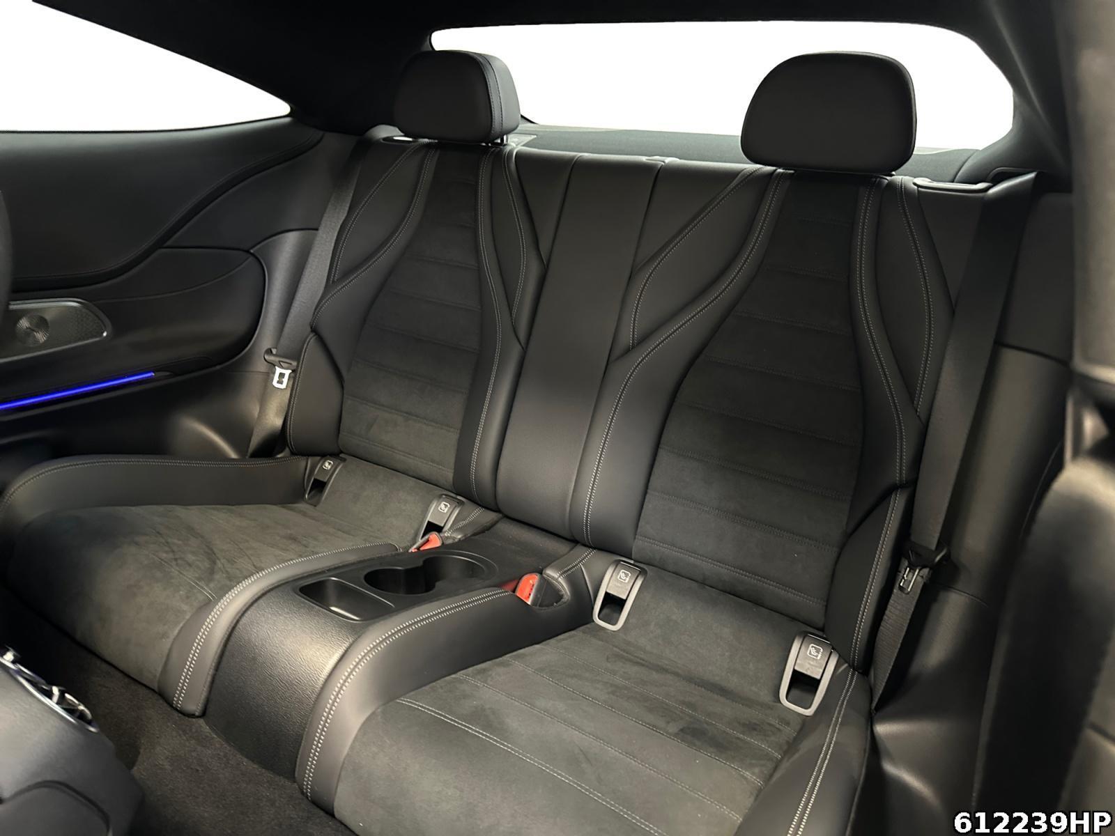 Fahrzeugabbildung Mercedes-Benz CLE 300 4M AMG Coupé PanoNight DistronicKeyless
