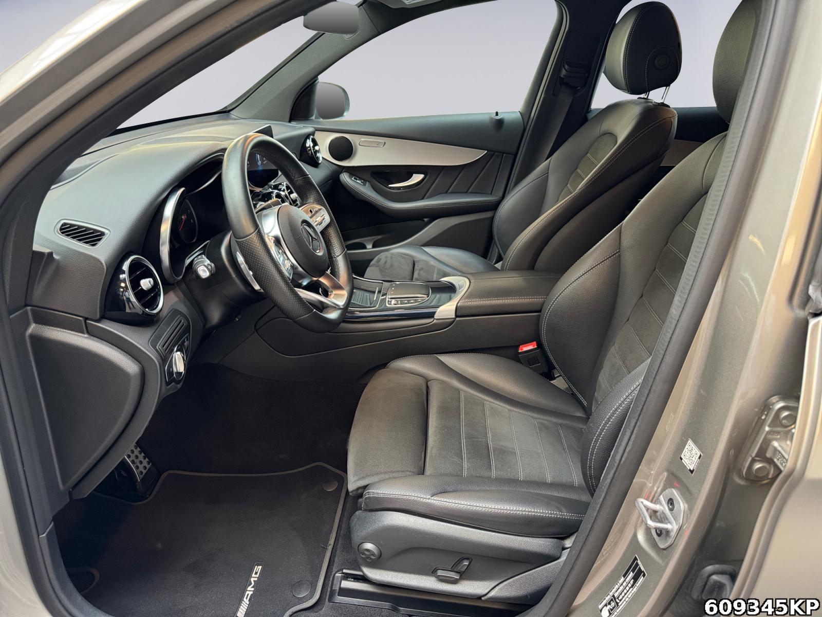 Fahrzeugabbildung Mercedes-Benz GLC 200 4matic AMG Line AHK DistronicHUDCarPlay