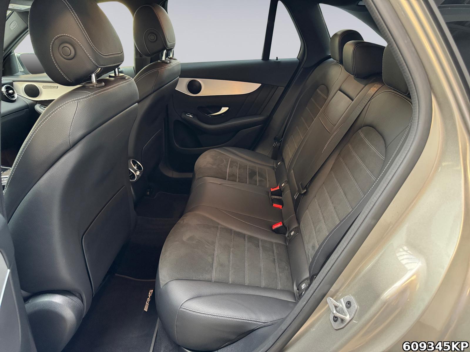Fahrzeugabbildung Mercedes-Benz GLC 200 4matic AMG Line AHK DistronicHUDCarPlay