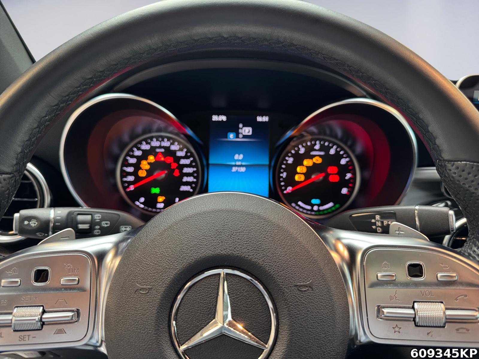 Fahrzeugabbildung Mercedes-Benz GLC 200 4matic AMG Line AHK DistronicHUDCarPlay