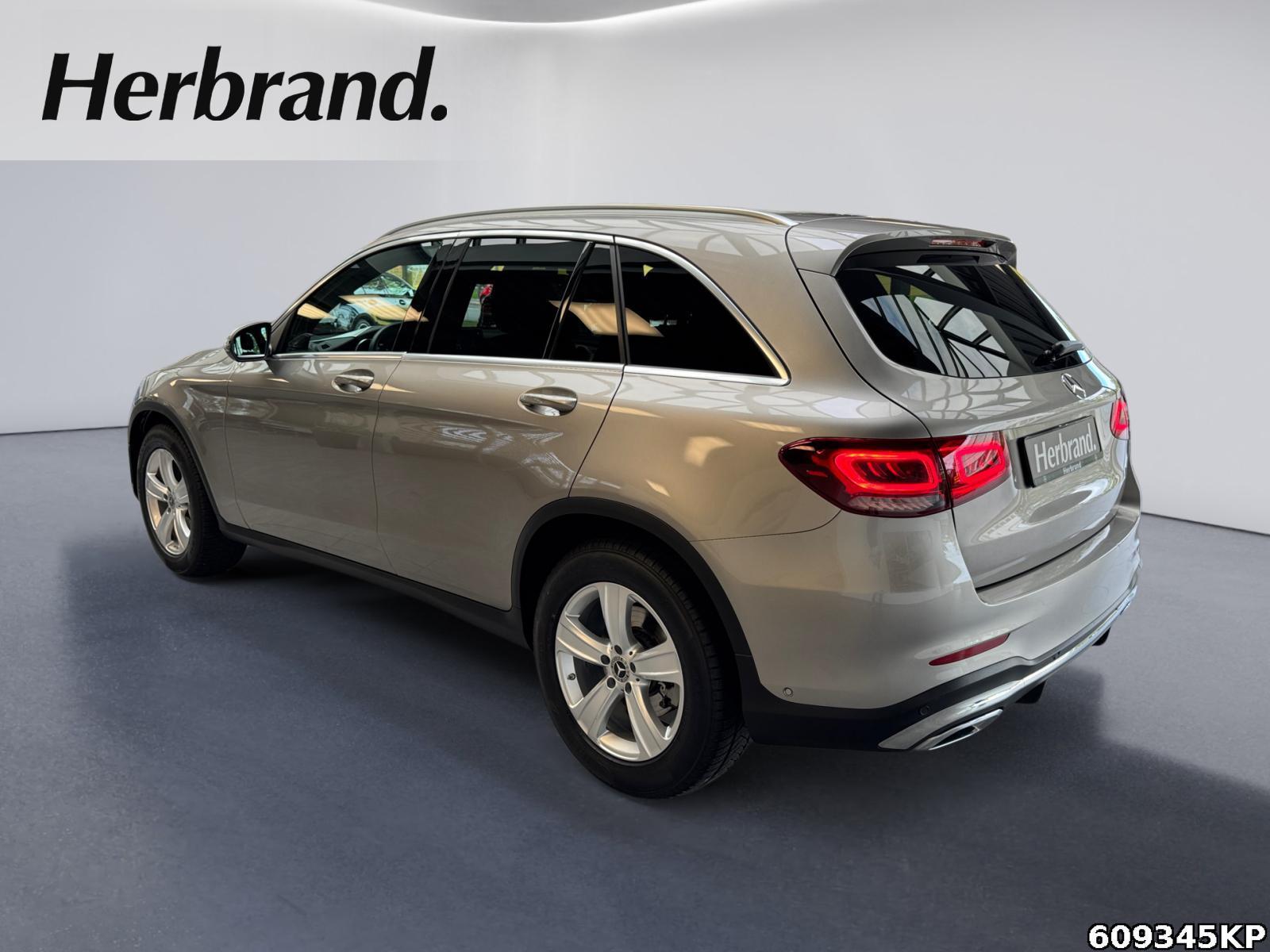 Fahrzeugabbildung Mercedes-Benz GLC 200 4matic AMG Line AHK DistronicHUDCarPlay