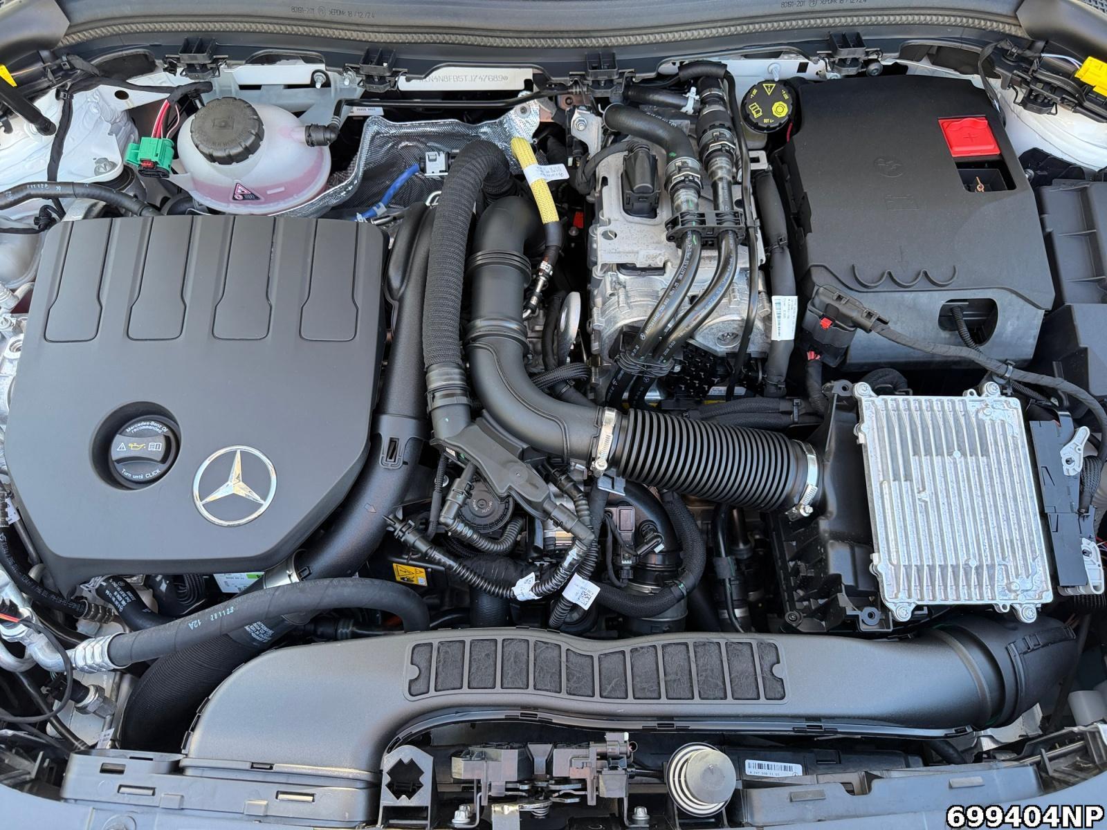 Fahrzeugabbildung Mercedes-Benz GLA 250 e AMG AHK Pano HUD 360° Sportsitz 19