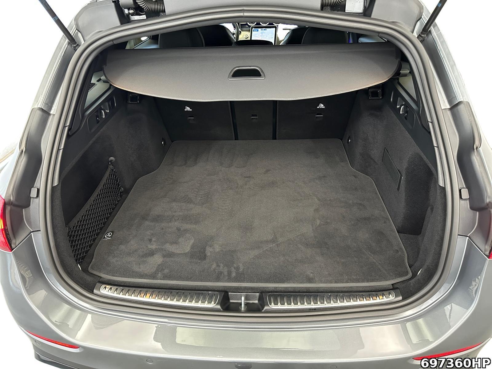 Fahrzeugabbildung Mercedes-Benz C 300 d T AMG Night DIGITAL LIGHT DISTRONIC 360°