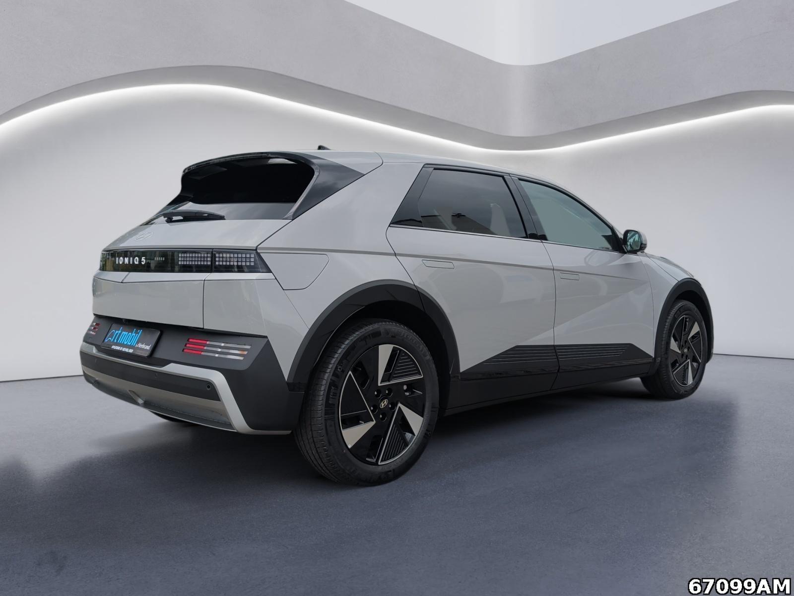 Fahrzeugabbildung Hyundai IONIQ 5 63 kWh CENTRIQ
