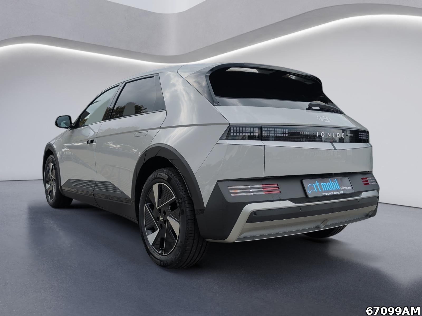 Fahrzeugabbildung Hyundai IONIQ 5 63 kWh CENTRIQ