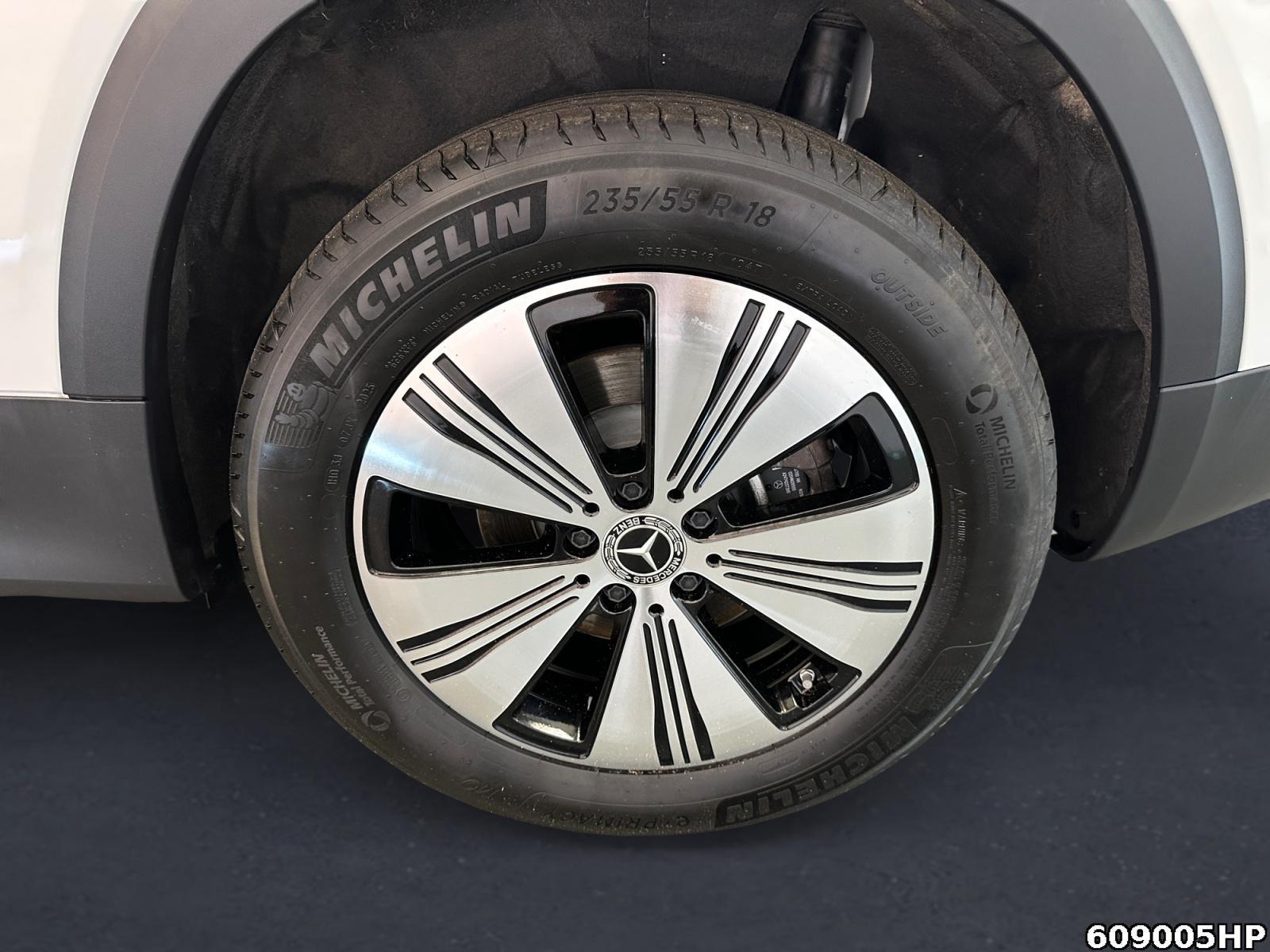 Fahrzeugabbildung Mercedes-Benz EQB Progressive Distronic Ambiente Kamera