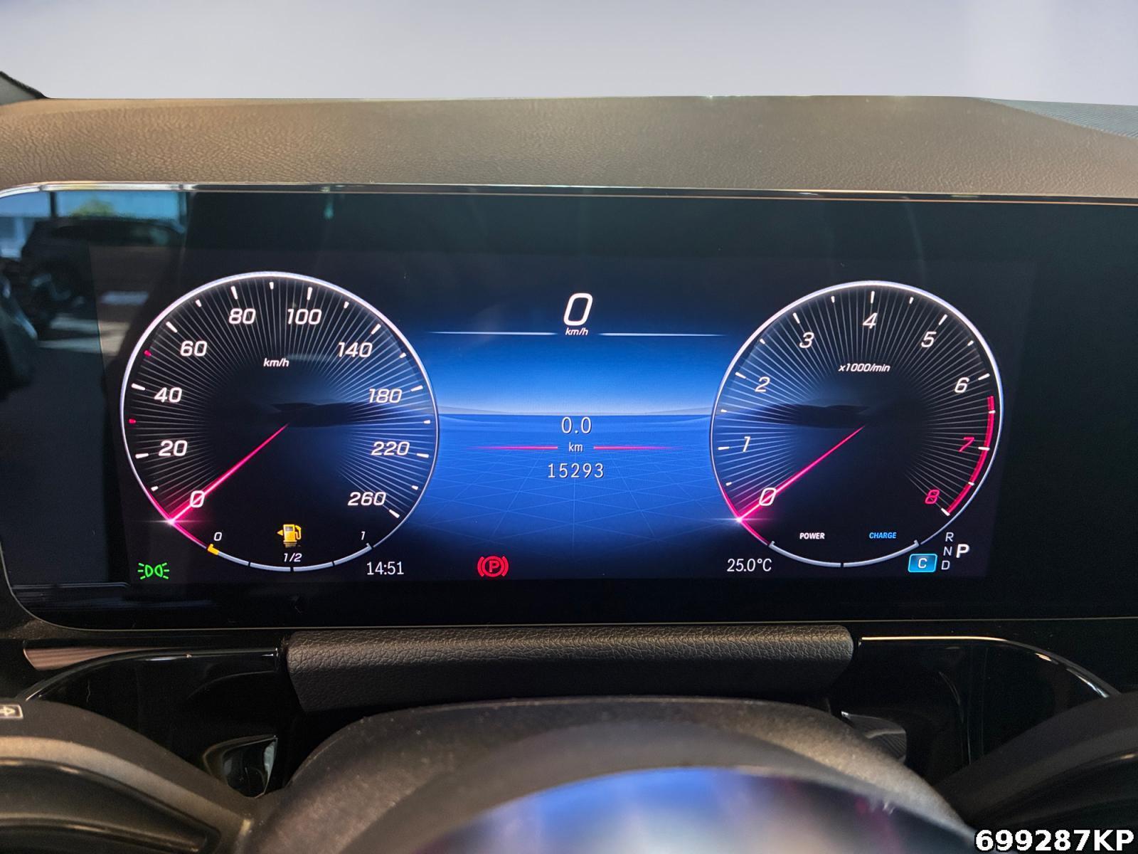 Fahrzeugabbildung Mercedes-Benz GLA 180 Progressive AHK Kamera Lenkradhzg 18